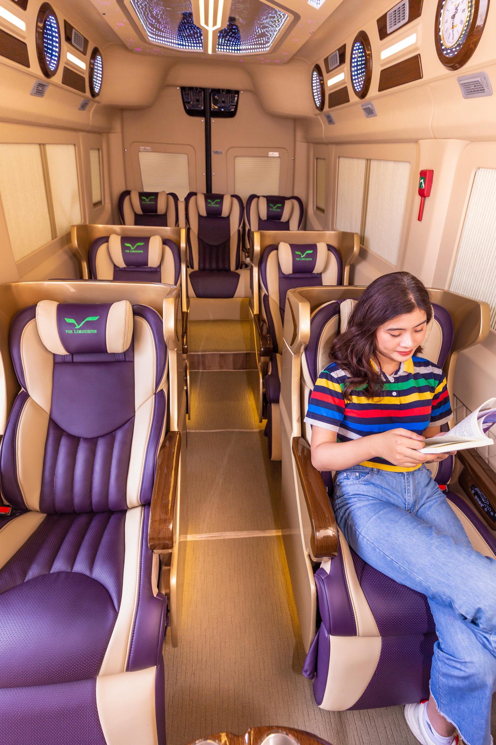 limousine 9 chỗ