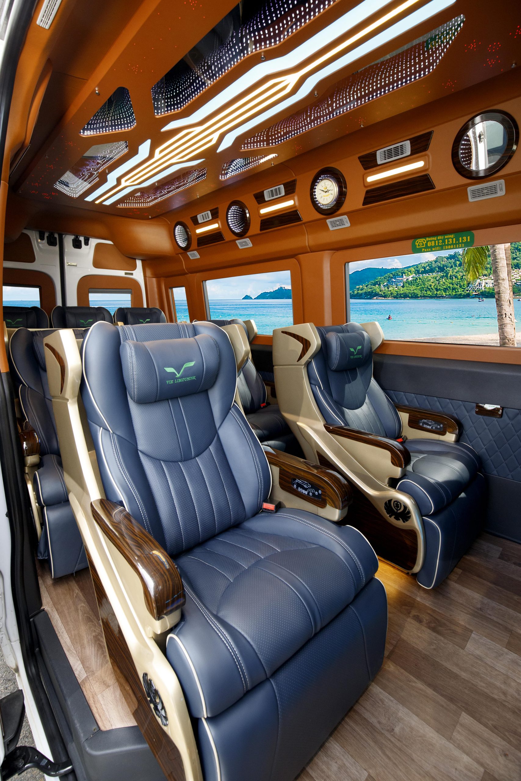 limousine 9 chỗ