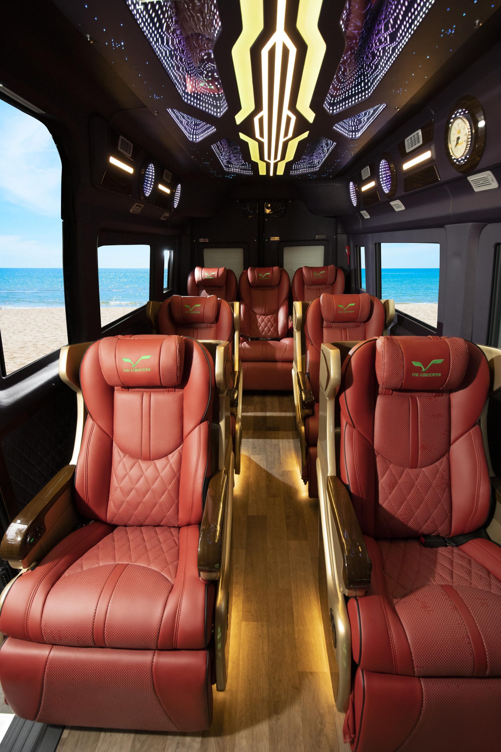 limousine 9 chỗ