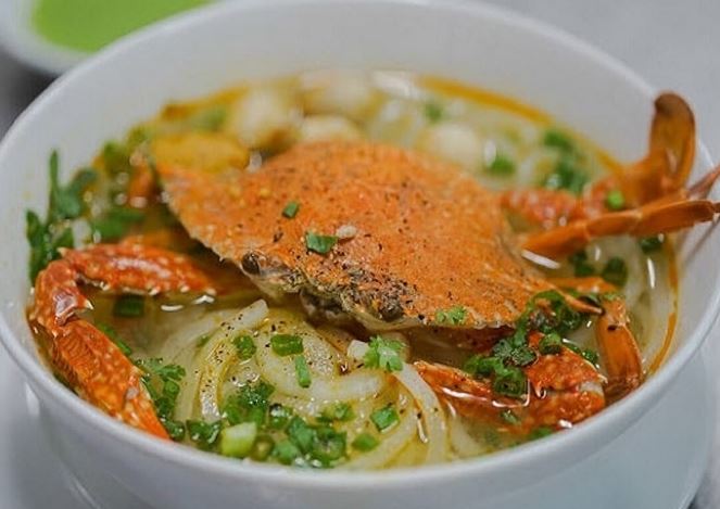 Bánh canh cua thơm ngon, thu hút du khách