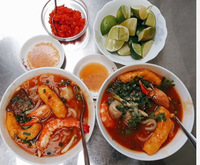 Bánh canh cua Lê Lai, nước dùng sệt đậm vị