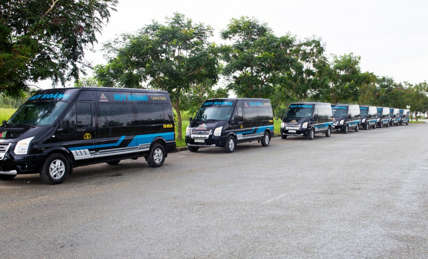 Xe limousine Huy Hoàng