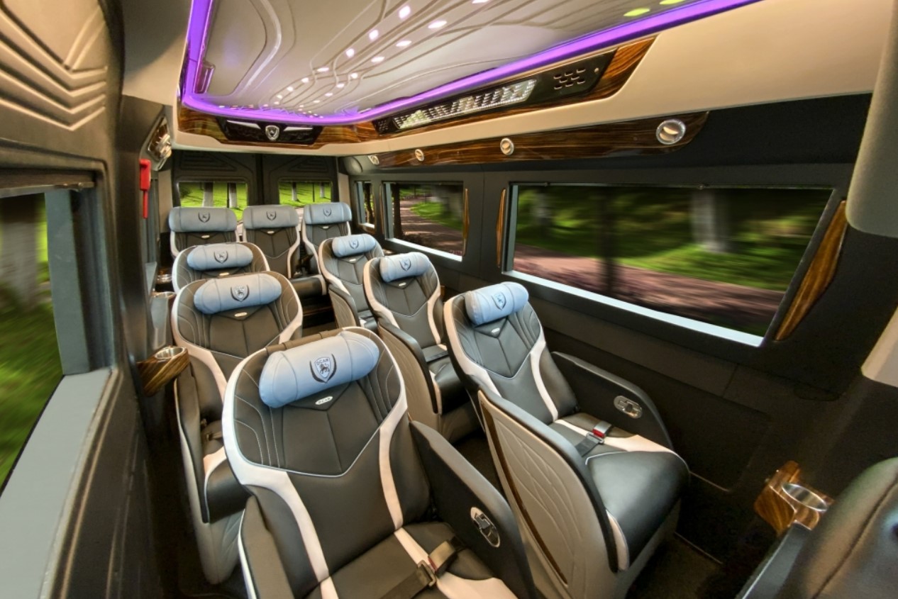 Xe limousine Quốc Anh