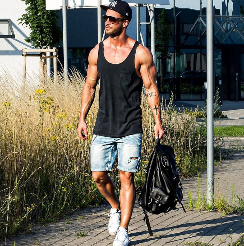 Áo ba lỗ mix quần short jean