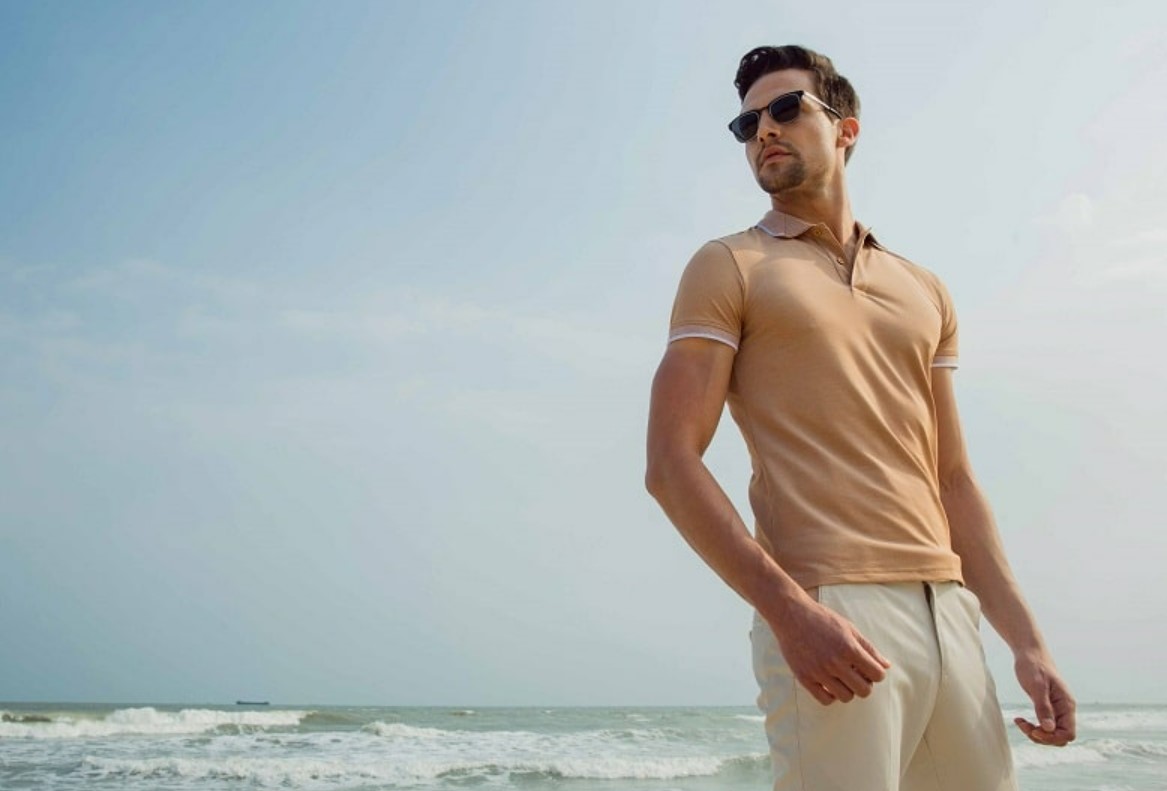 Áo polo đi biển kết hợp quần short