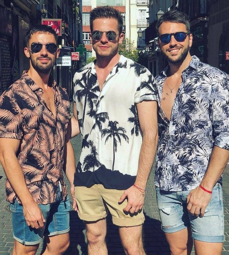 Áo sơ mi Hawaii kết hợp quần đi biển nam