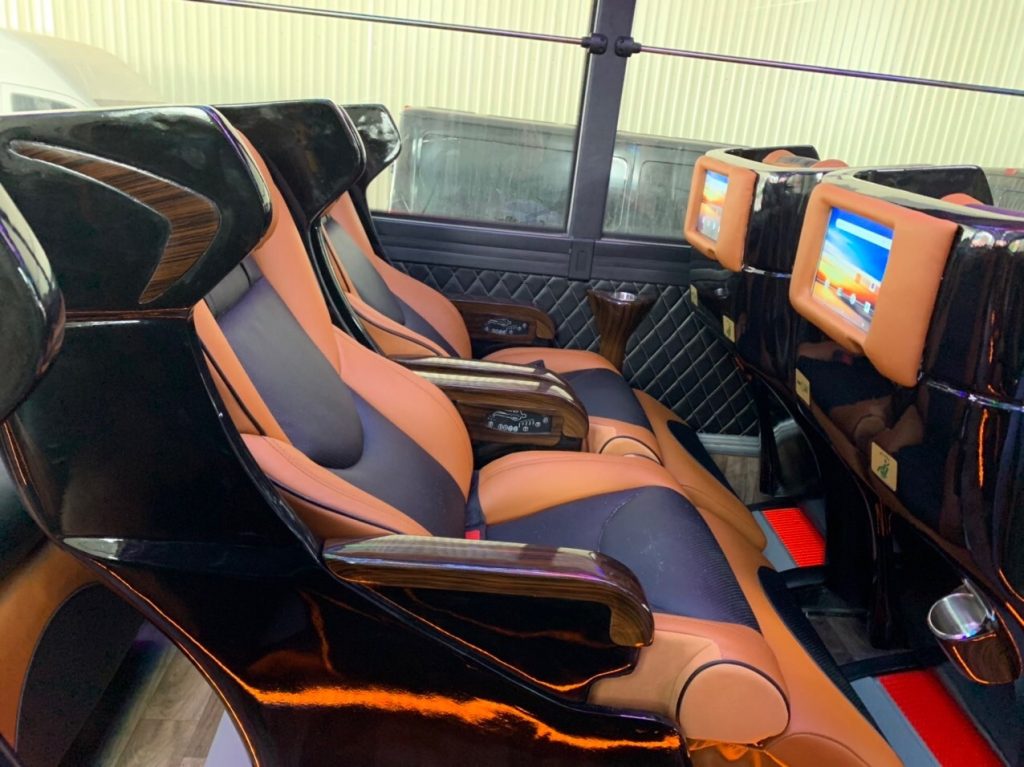 Skybus Limousine 28 chỗ bản Limited VVIP