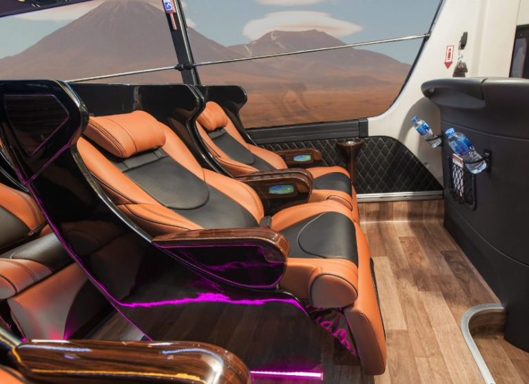 Thuê Xe Limousine 28 Chỗ Tiện Nghi Và Nhanh Chóng Nhất