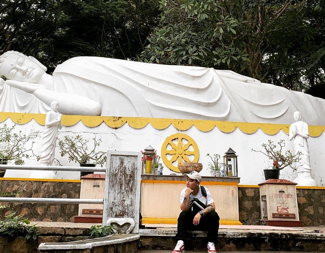 Chùa Thích Ca Phật Đài là địa điểm du lịch tâm linh thu hút nhiều du khách.