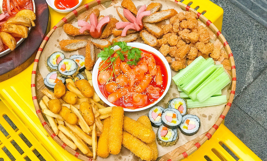 Giới trẻ Vũng Tàu đến đây để thỏa cơn thèm đồ ăn vặt.