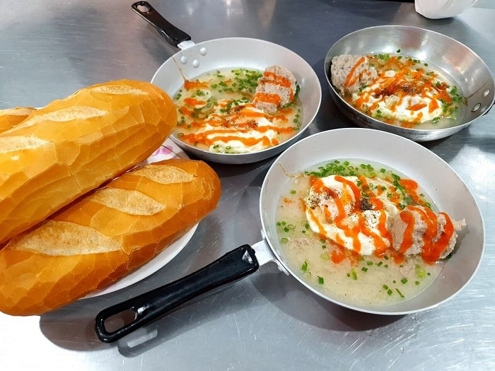 Cùng khám phá top các địa điểm bán bánh mì xíu mại thơm ngon, nổi tiếng tại Vũng Tàu nhé.