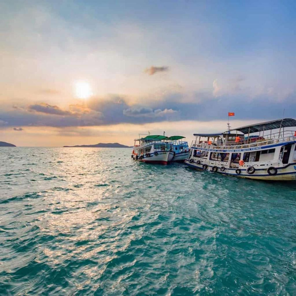 vie-limo-travel-dao-nam-du-2-ngay-1-dem