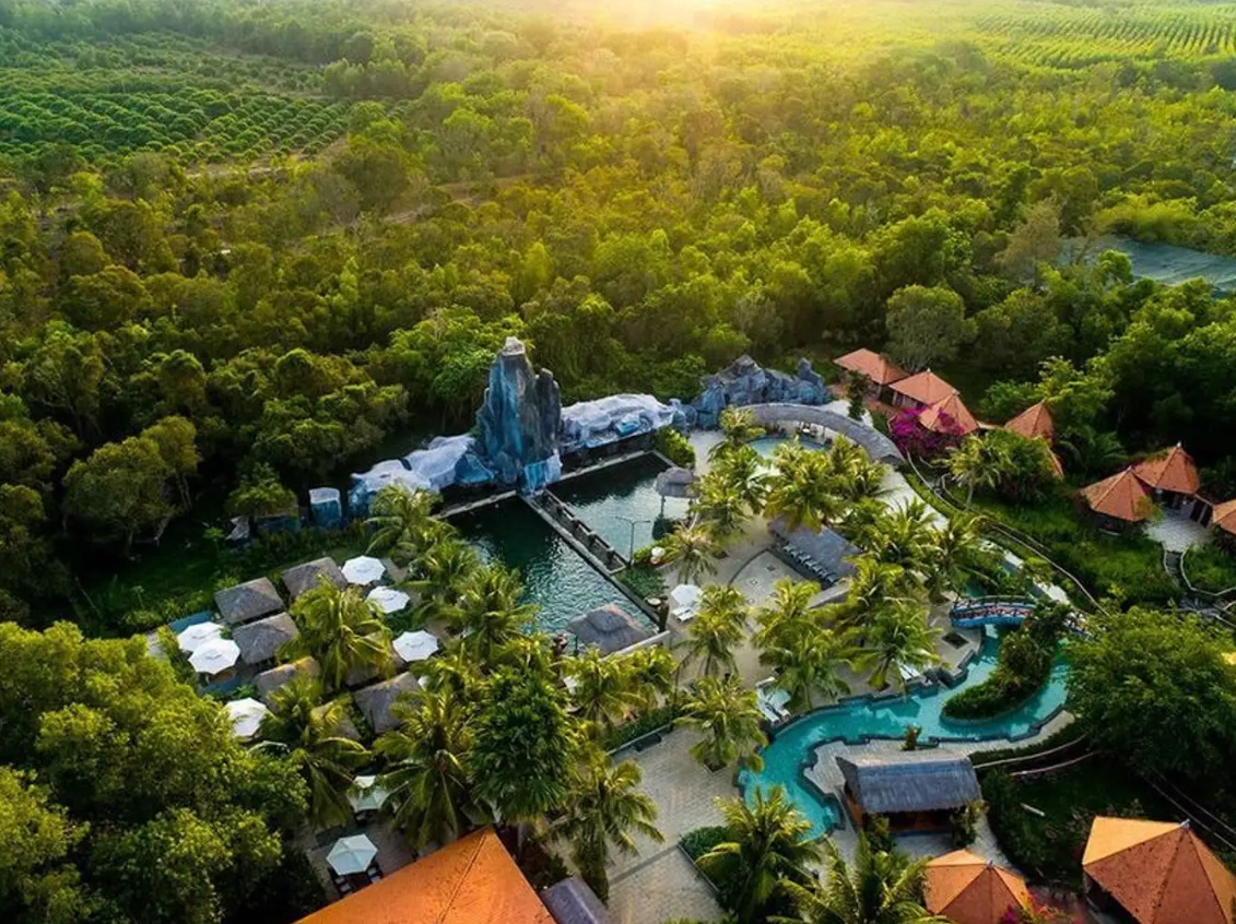 Suối nước nóng Bình Châu