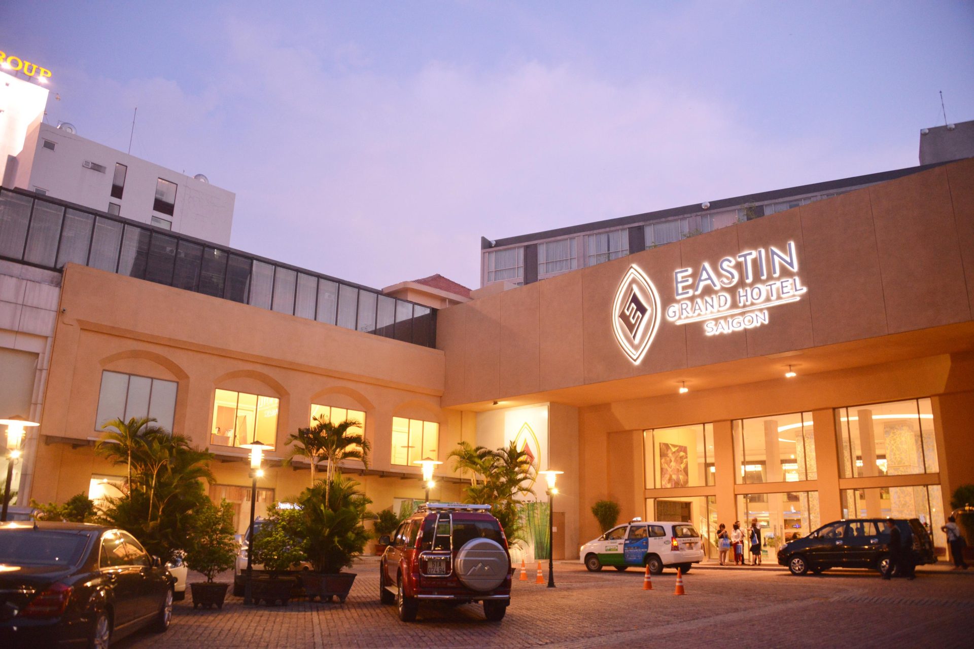 Khách sạn Eastin Grand