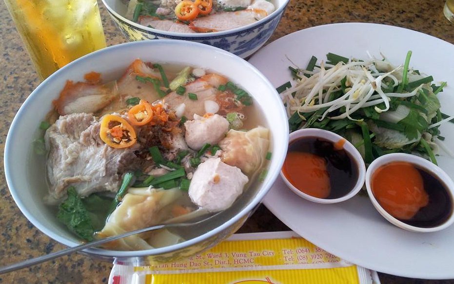 Hủ tiếu mì sườn Tùng Hưng