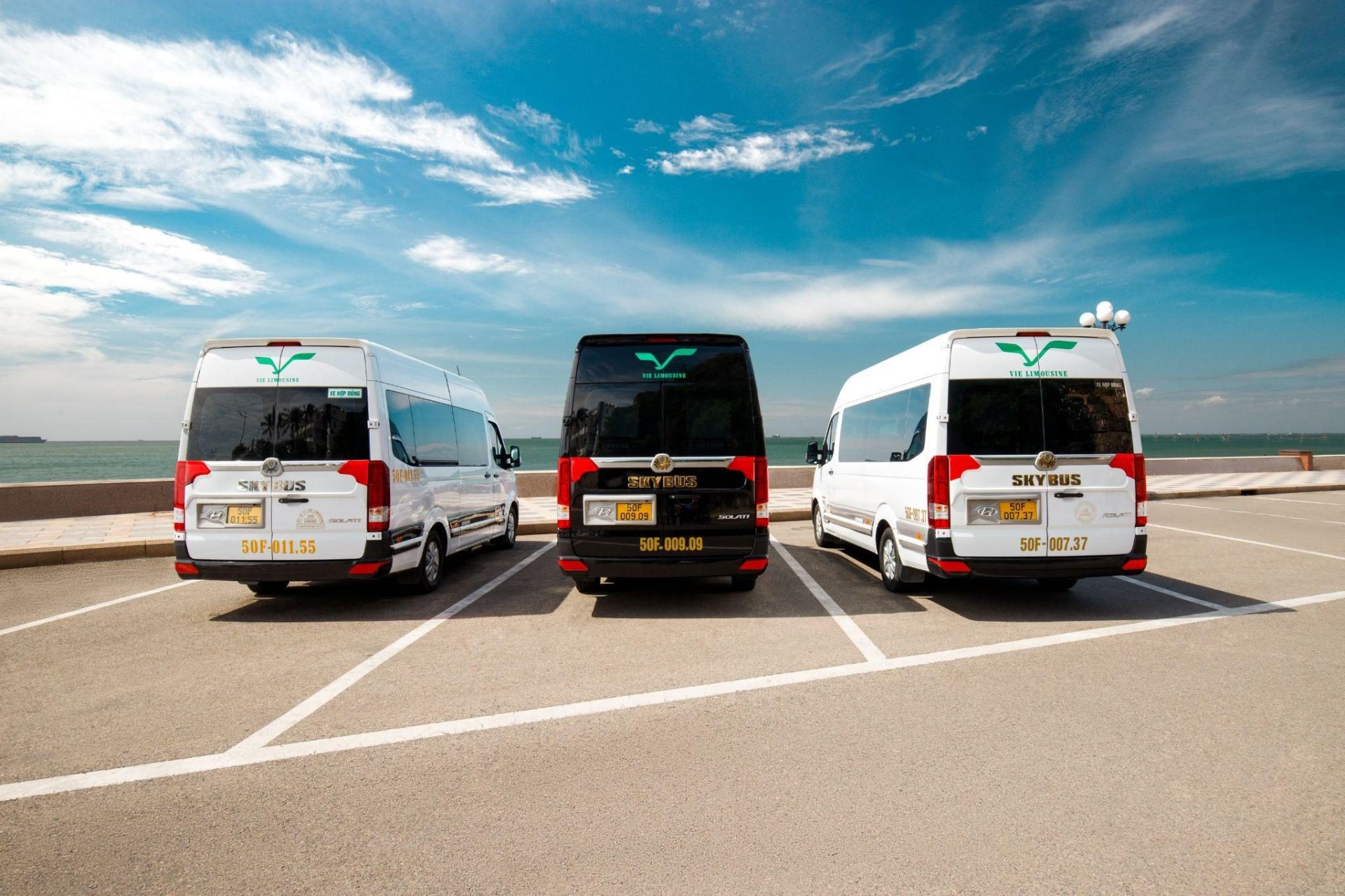 Xe du lịch Vie Limousine