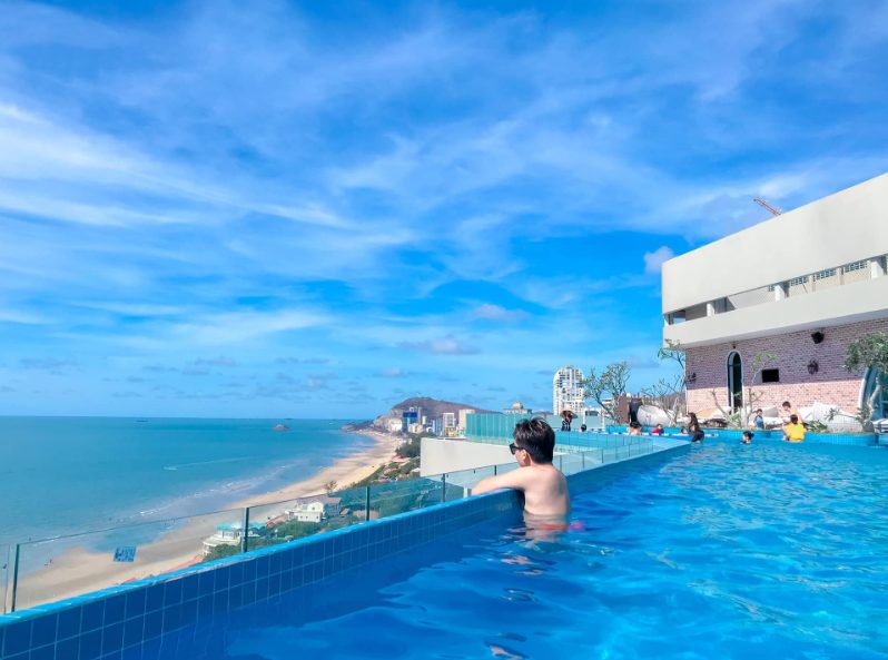 Bể bơi view vô cực