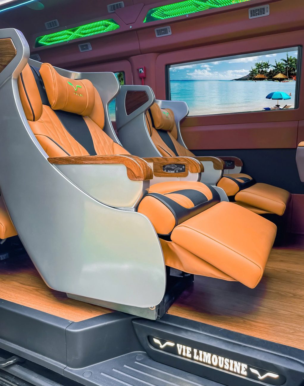 Nội thất xe sang trọng đỉnh cao với ghế Boeing massage chỉnh điện