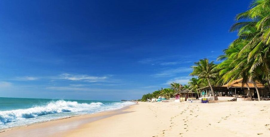 Tận hưởng dòng nước biển xanh ngọc và cát vàng
