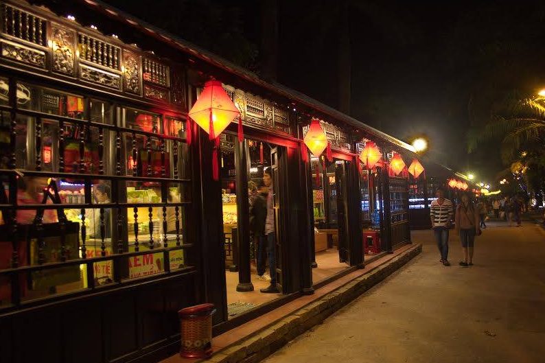 Phố Tây Nguyễn Đình Chiểu