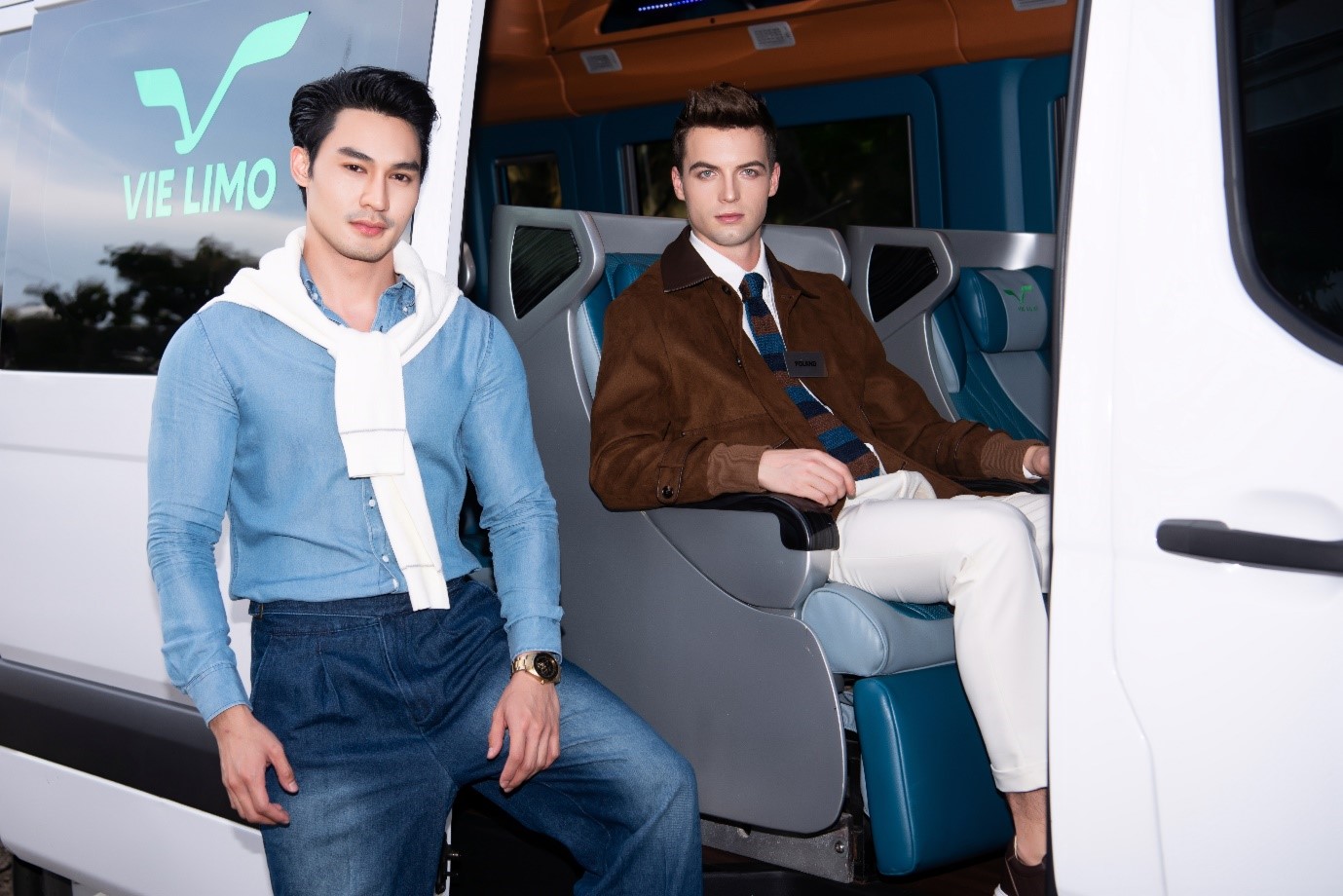 Xe limousine đời mới, đẳng cấp bậc nhất Sài Gòn
