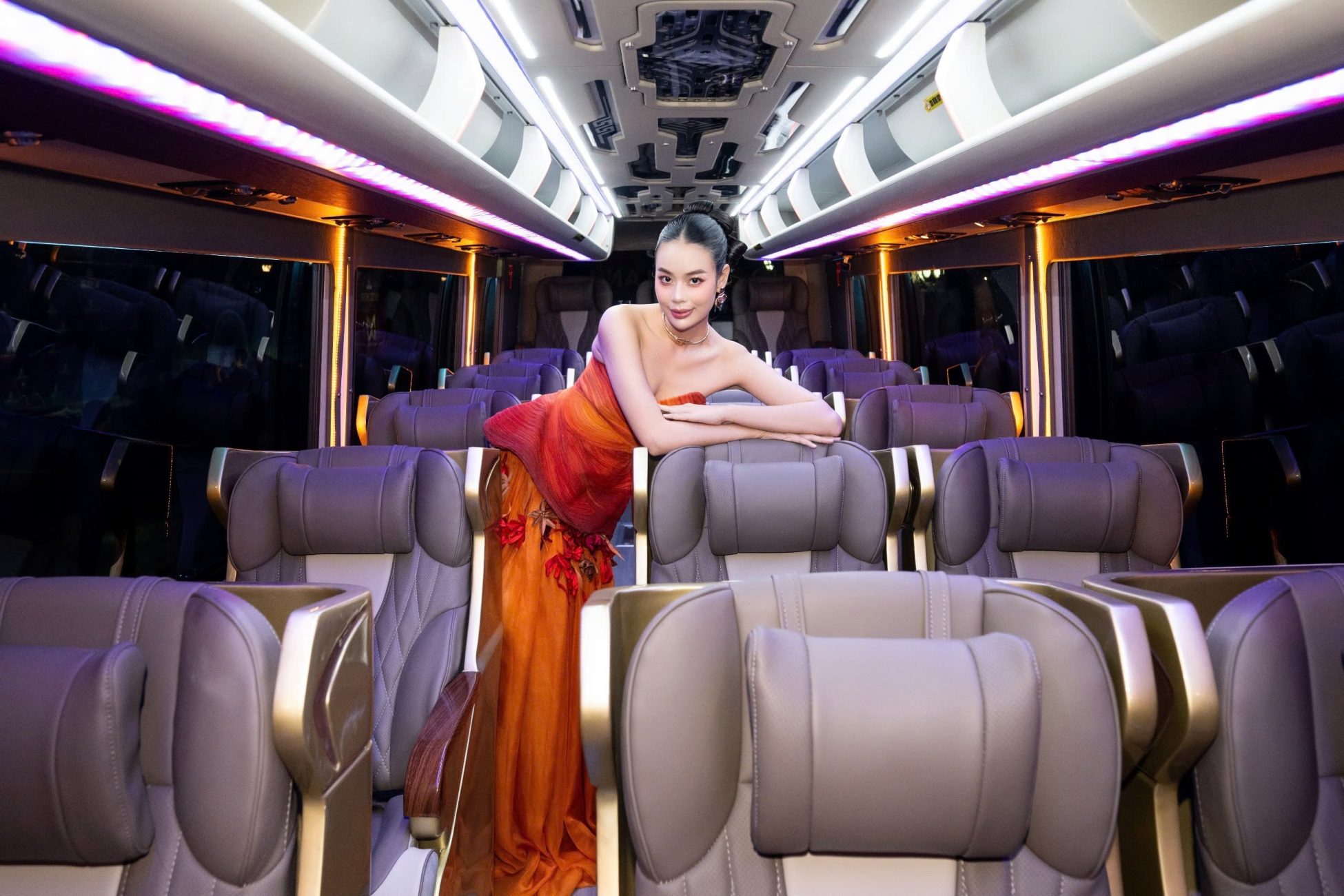 Thuê xe limousine 19 chỗ