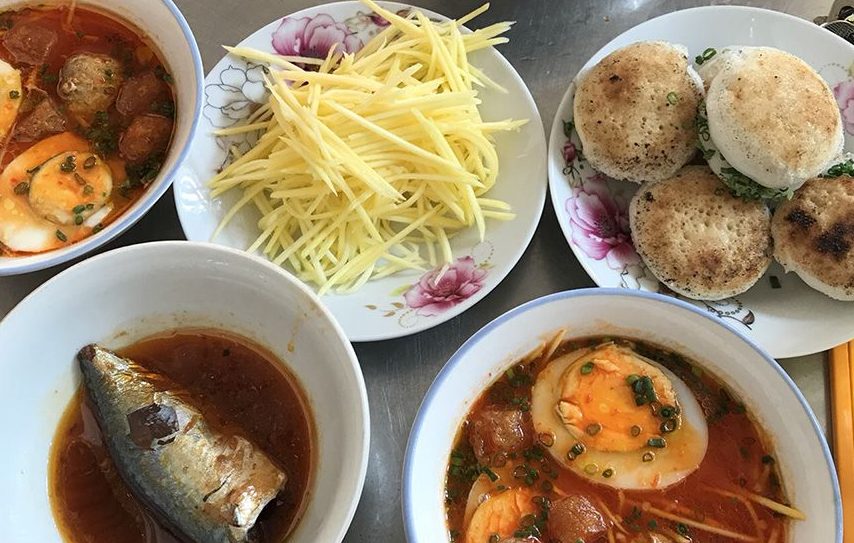 Quán bánh căn Bà Xù