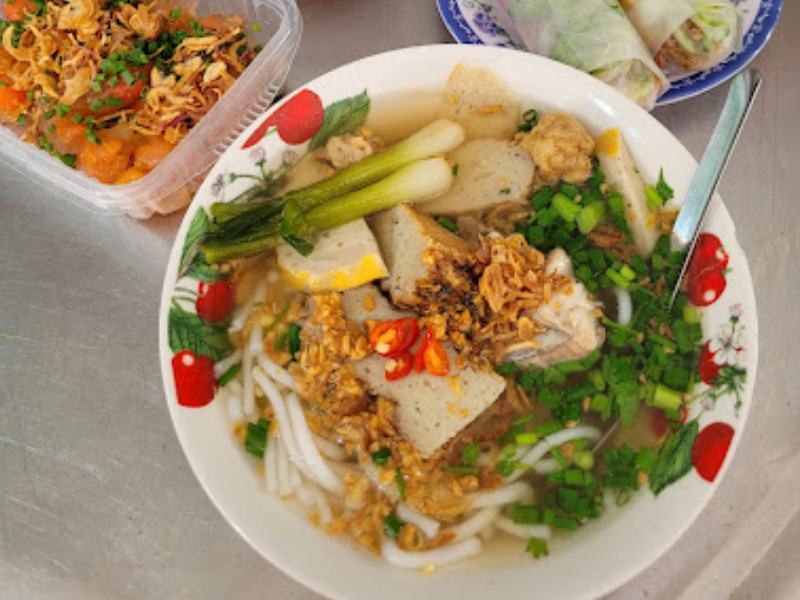 Quán bánh canh chả cá Bà Lý