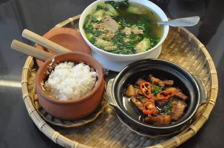 Quán cơm niêu quán Việt Mũi Né