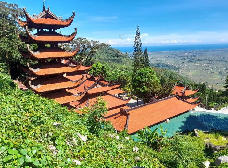 Núi Tà Cú