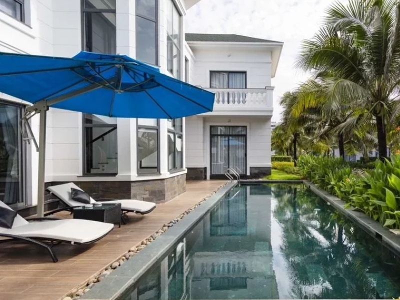 Căn hộ Villa 4 phòng ngủ sát biển
