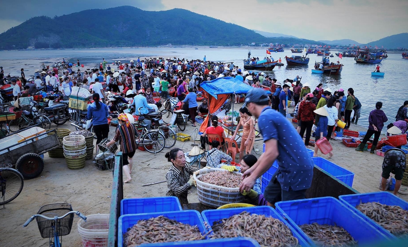 Chợ hải sản Hồ Tràm