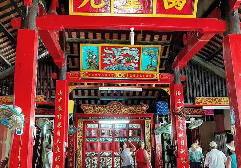 Kiến trúc bên ngoài dinh