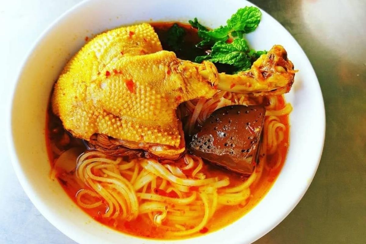 Quán mì Quảng ngon Phan Thiết  – Cô Bảy