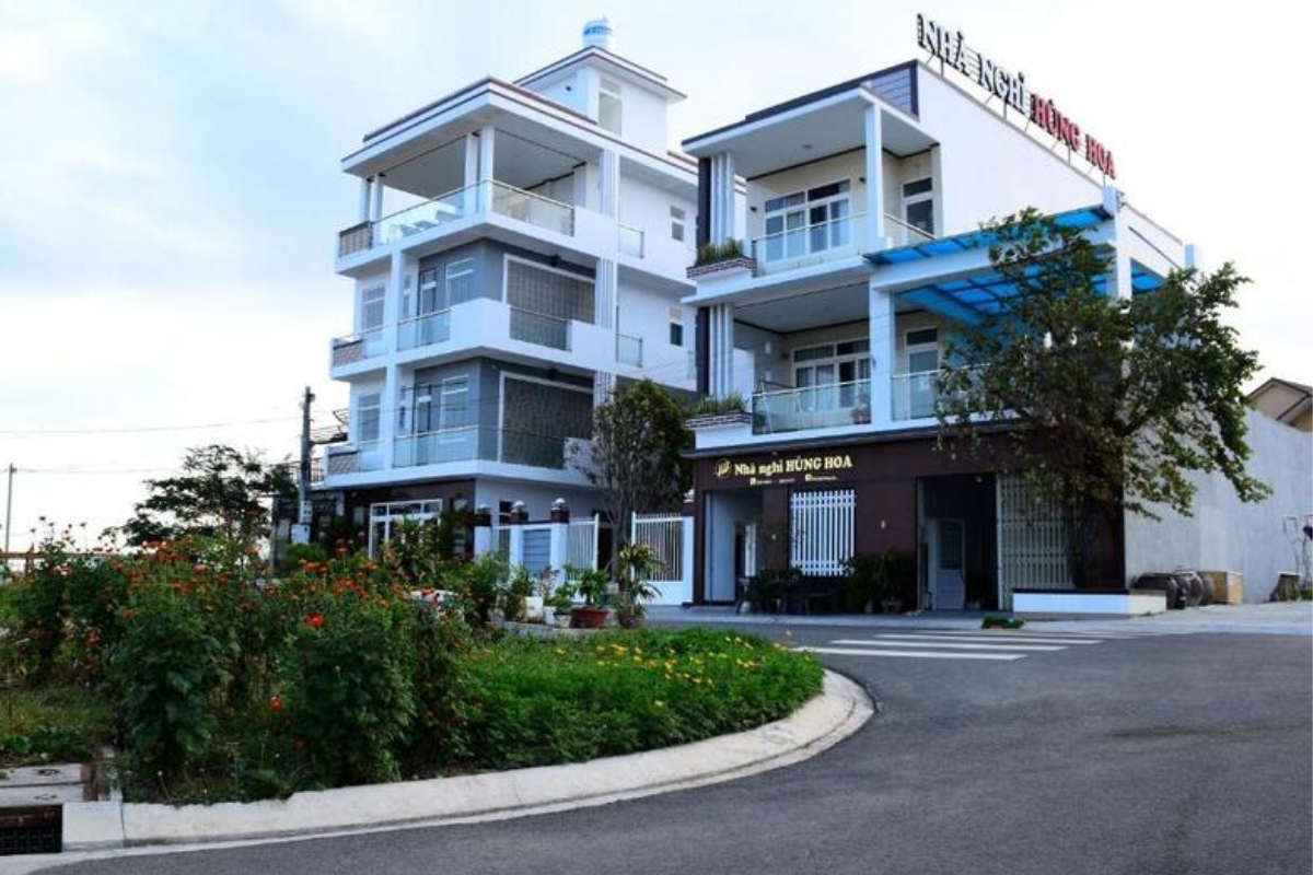 Nhà Nghỉ Hùng Hoa