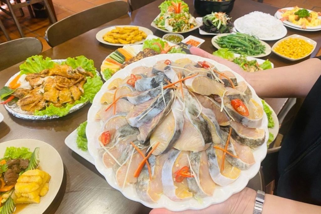 Quán lẩu cá May Huệ - Được lòng du khách khi đến Phan Thiết