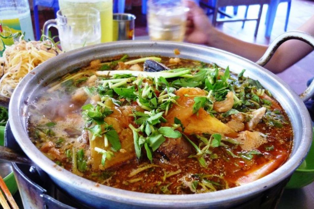 Quán lẩu cá Đất Việt