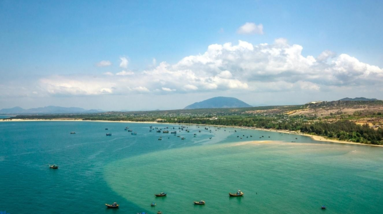 Du Lịch Phan Thiết Tháng 6: Giải Nhiệt Mùa Hè Với Biển Xanh Cát Trắng