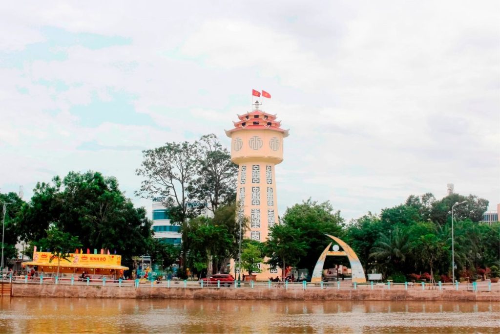 Dạo bộ quanh cảnh
